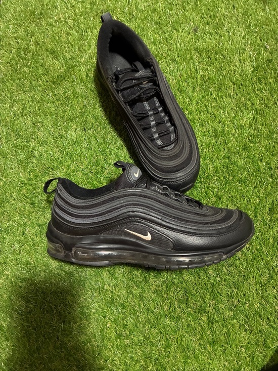Nike Other - Nike Men's Black Sneakers with Subtle Metallic Swoosh